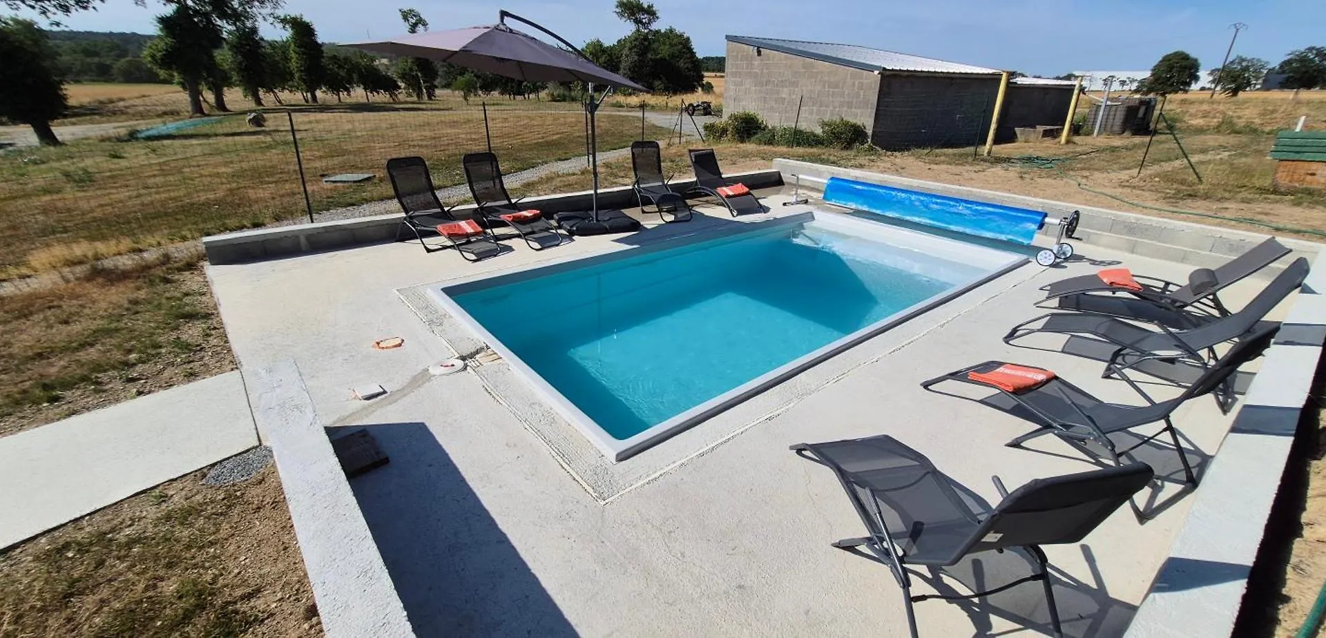 Broceliande Calme Breton, Spa, Wifi, Amazon-Disney Tv, 4 Lits, Freebox Revolution,Draps, Cafe, The Guer